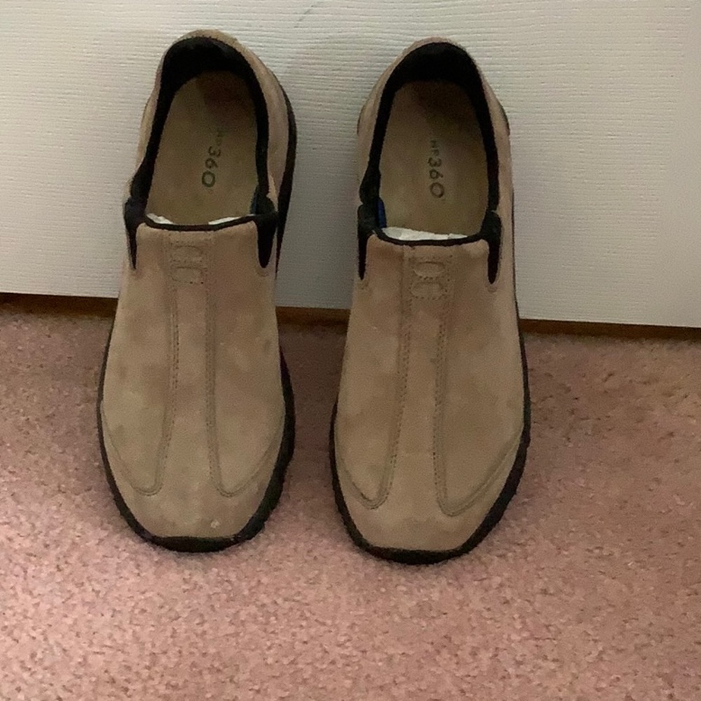 Women’s Hush Puppies 360 Slip-on Shoes 6M
